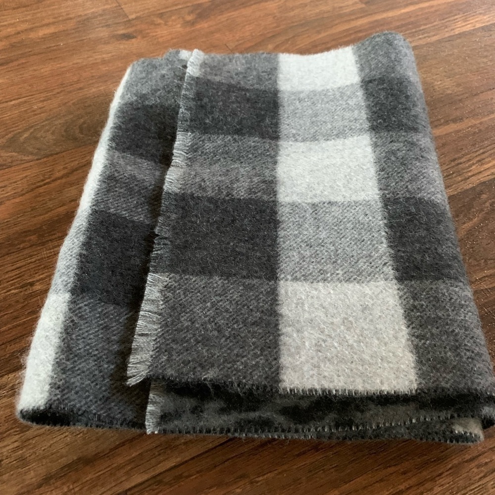 CASHMERES Double Sided Scarf Animal Plaid Print - Picture 2 of 16